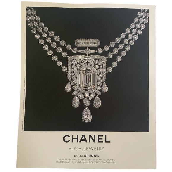 Harpers Bazaar Magazine December 2024 Miley Cyrus Fashion American In Paris - Picture 3 of 5